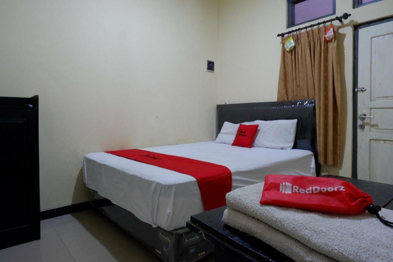 Hotel Reddoorz Near Gor Wisanggeni Tegal  Exteriér fotografie