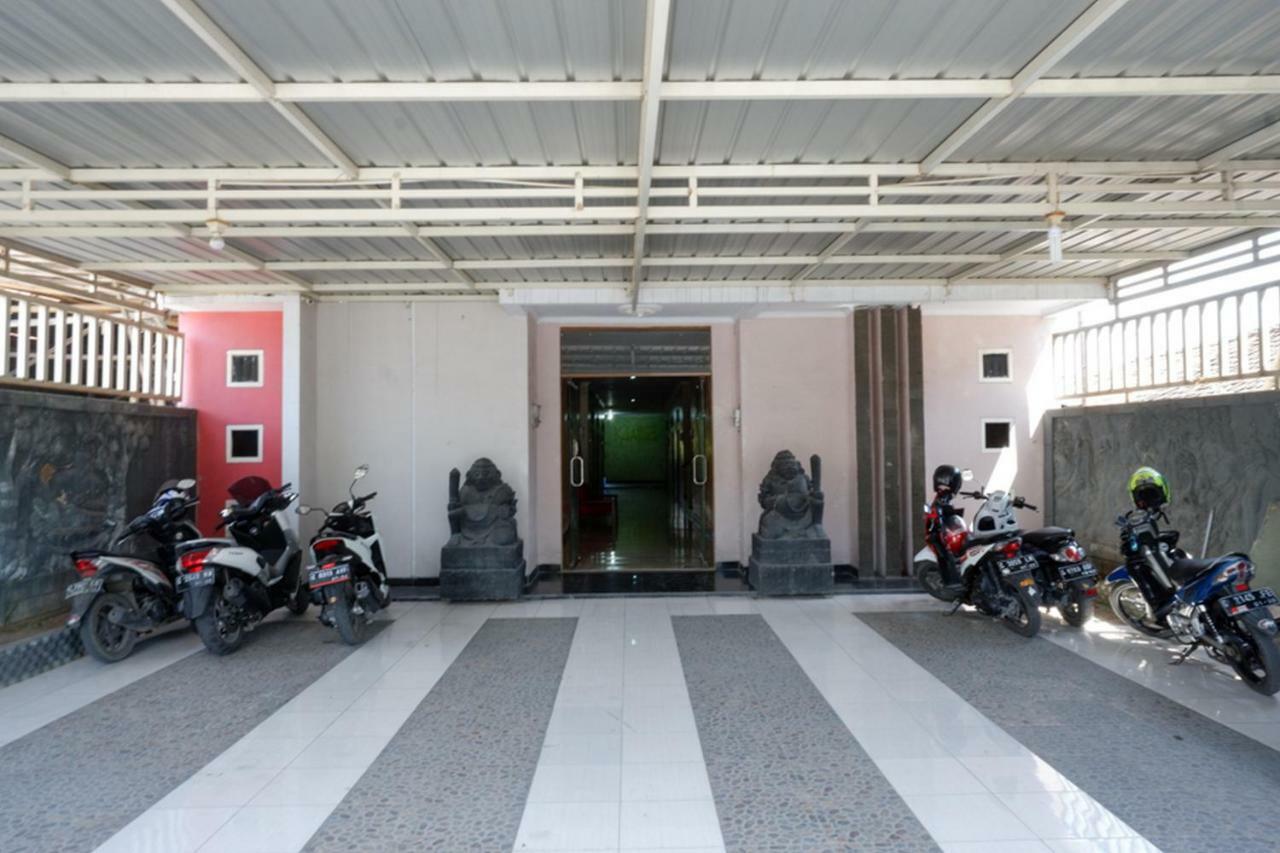 Hotel Reddoorz Near Gor Wisanggeni Tegal  Exteriér fotografie