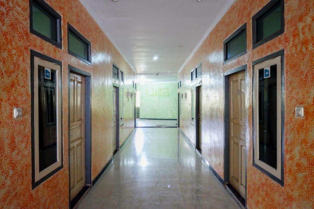 Hotel Reddoorz Near Gor Wisanggeni Tegal  Exteriér fotografie