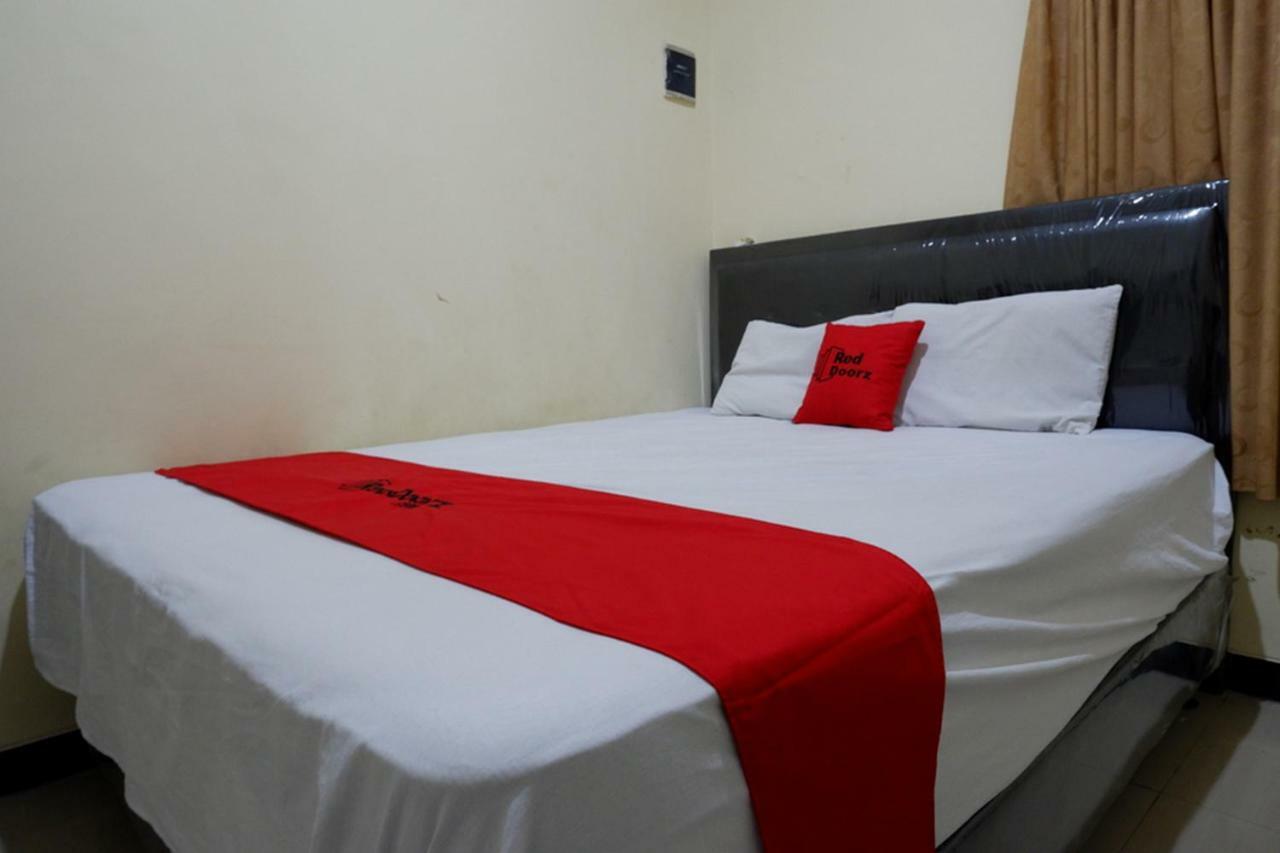 Hotel Reddoorz Near Gor Wisanggeni Tegal  Exteriér fotografie
